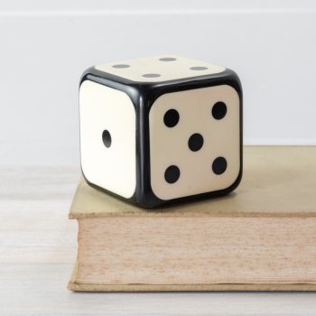 SMALL BLACK & WHITE DIE