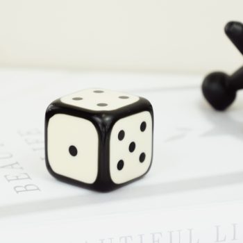 BLACK & WHITE DIE