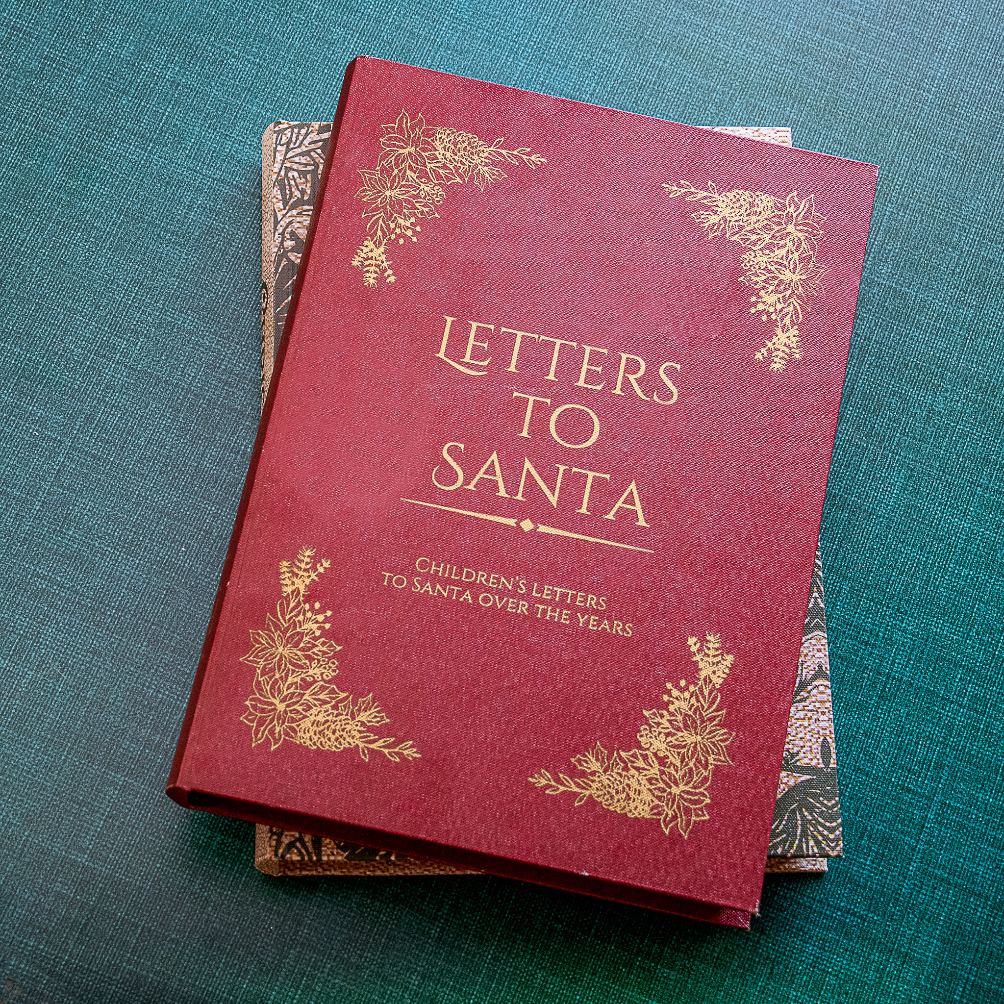 HOLIDAY STORAGE BOOK